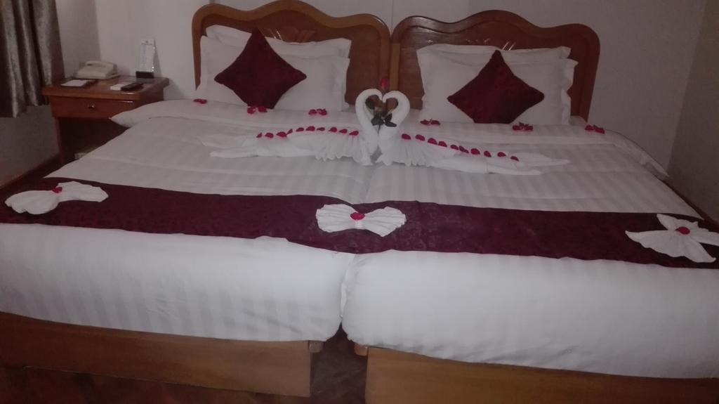 Hotel Dingar Mandalay Esterno foto