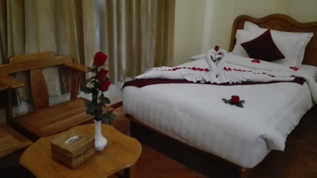 Hotel Dingar Mandalay Esterno foto