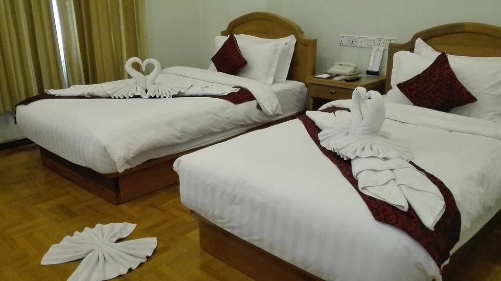 Hotel Dingar Mandalay Esterno foto